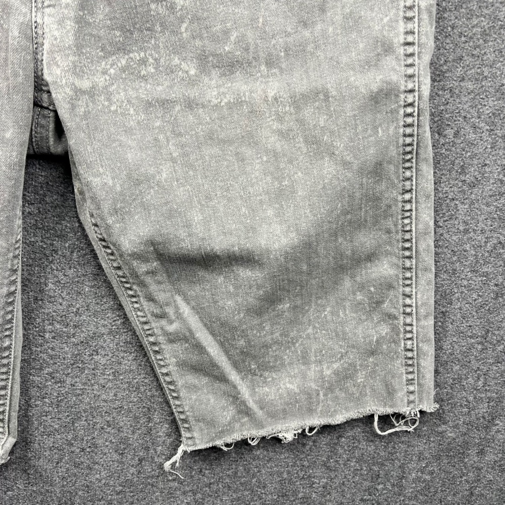 Levi's 541 Denim Shorts Mens 34 Grey Acid Wash Athletic Taper Cut Off Raw Hem - Picture 12 of 16